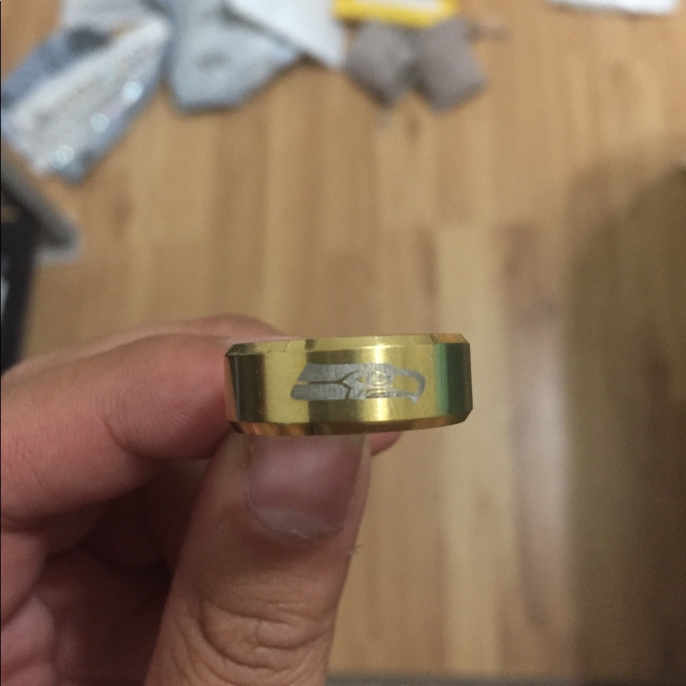 Seattle Seahawks Gold Ring - Picture 2 of 3